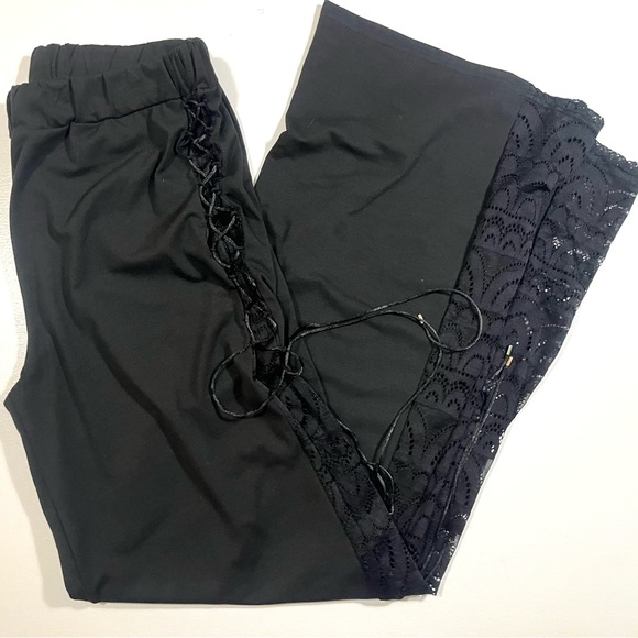 Sexy boutique Wide bell bottom flare lace panel tie-up bell bottoms size M/L - Picture 3 of 16